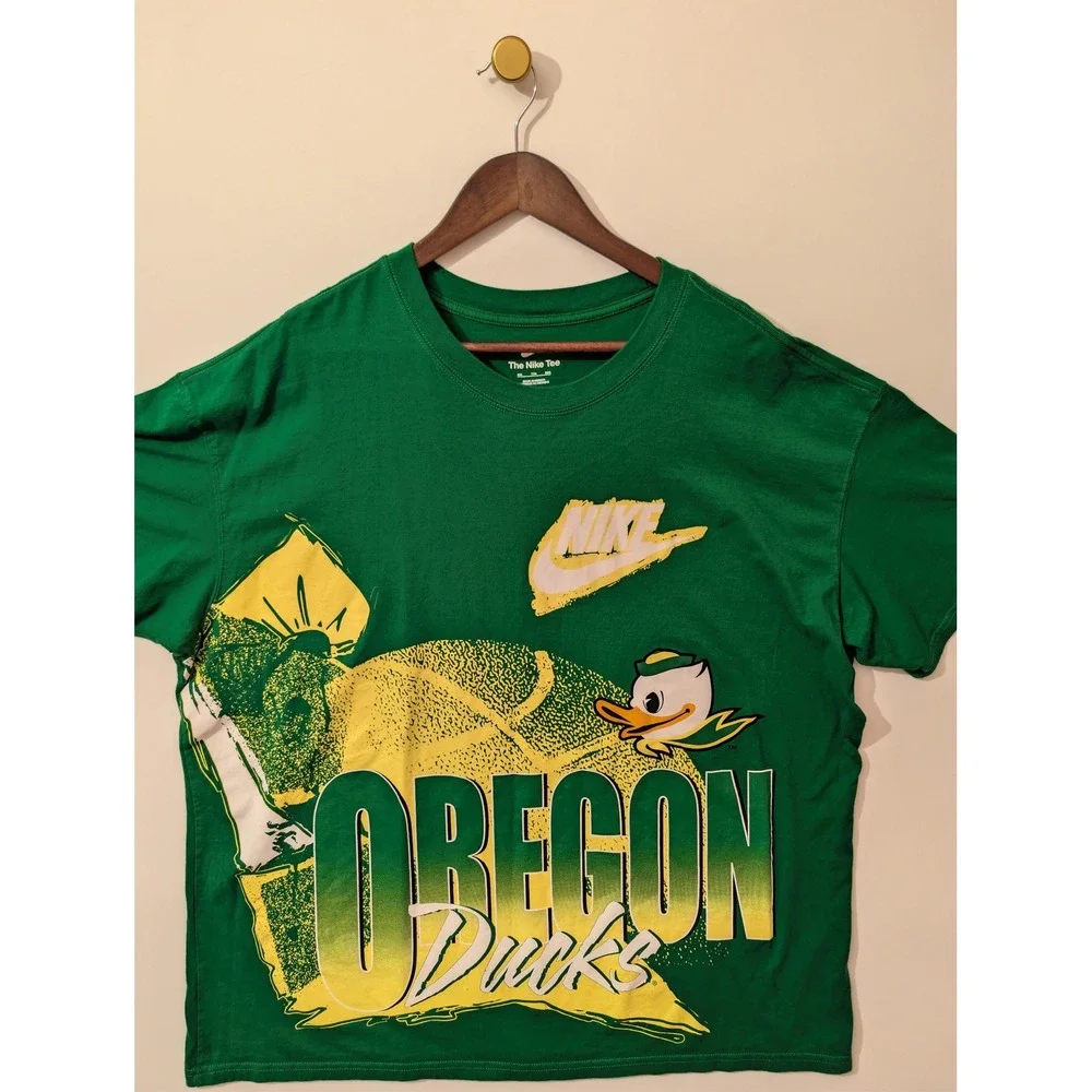 Nike T-Shirt Mens XXL Green Fair Distressed Oregon Ducks NCAA Graphic Tee
